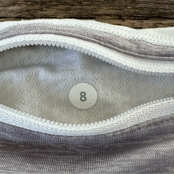 Lululemon size 8 White Gray Turbo Run Shorts Speed Up Lined Athletic Running - Picture 4 of 5